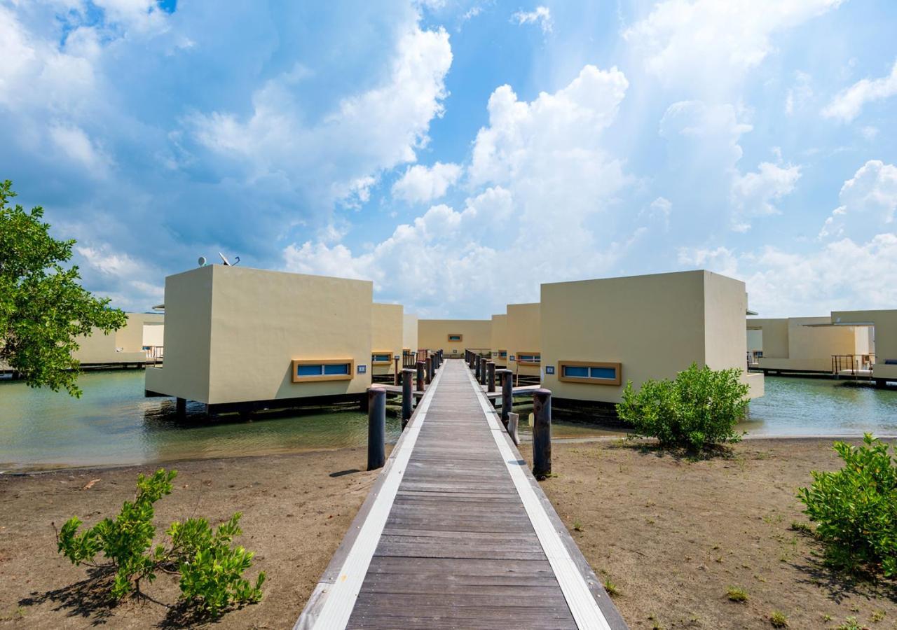 Hotel Marina Puerto Velero 5*