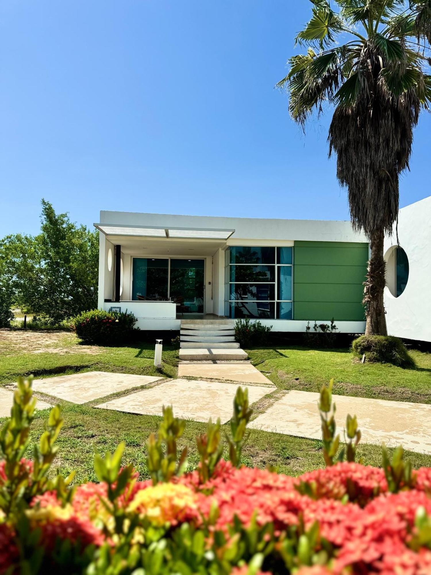 Hotel Marina Puerto Velero 5*