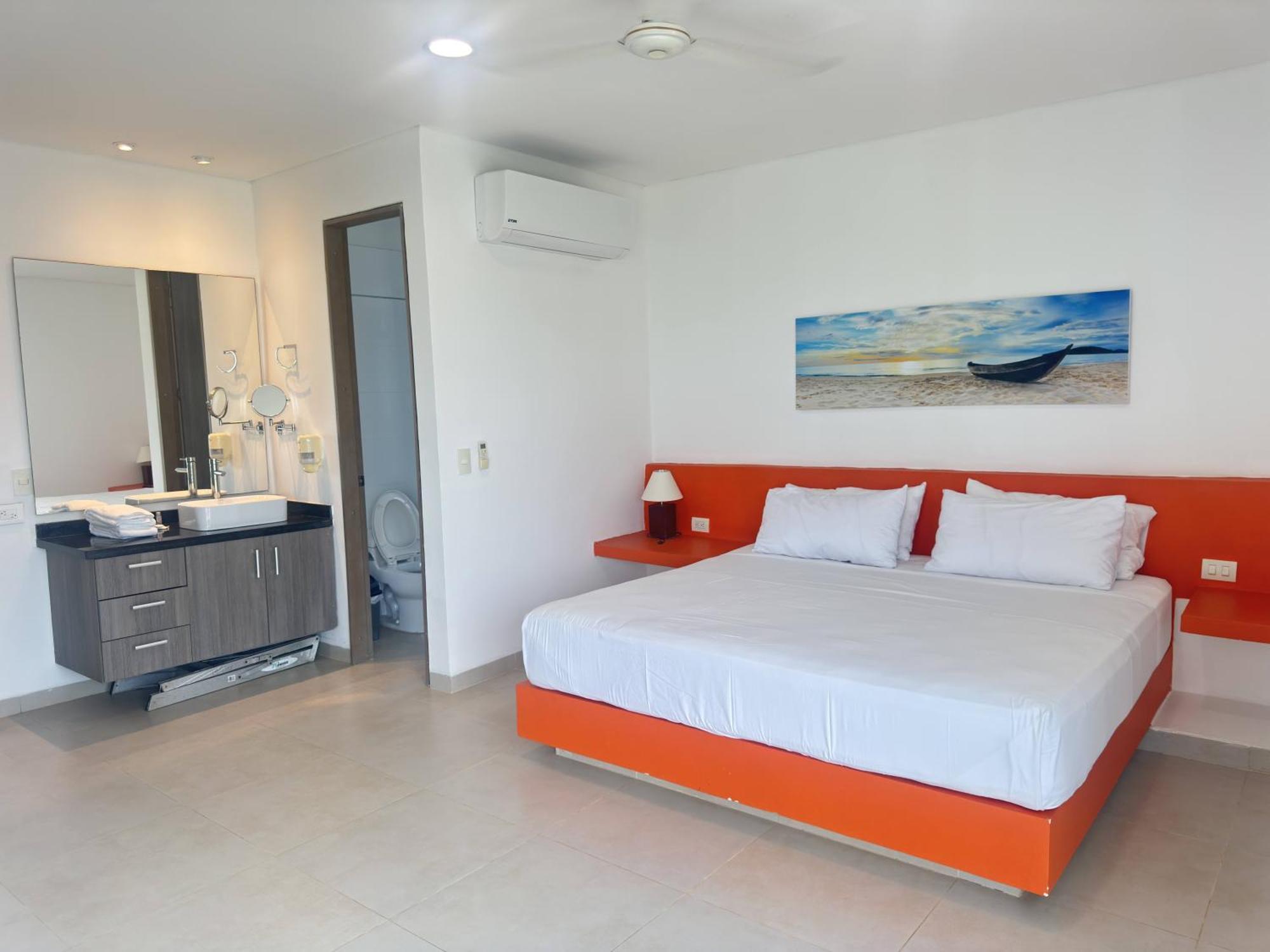 Marina Puerto Velero 5*